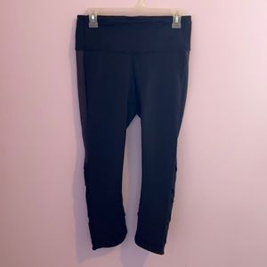 Lululemon crops. Size 8